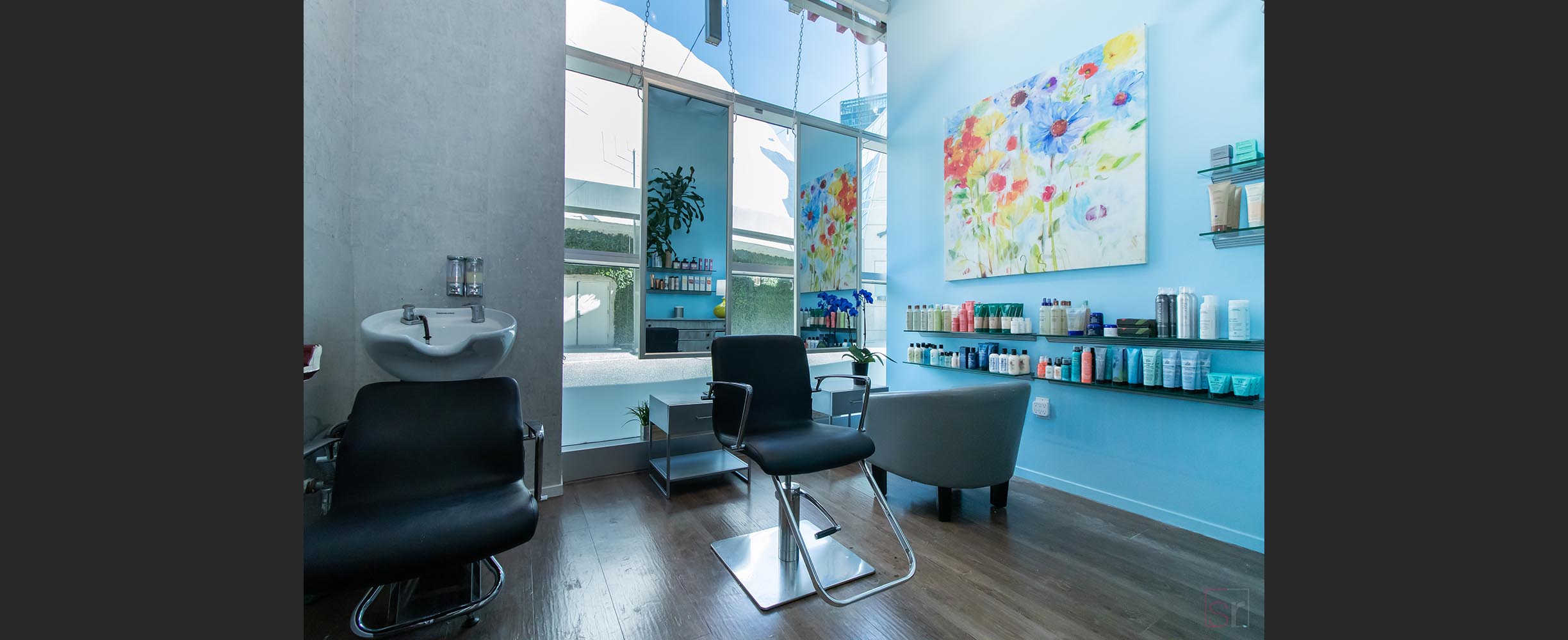 Hair salon for women and men in Los Angeles.
